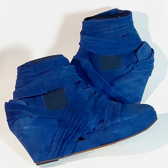 🗨LD Tuttle blue suede wrapped sculptural wedge Chelsea boots, EU41, RARE, EUC - Picture 9 of 13